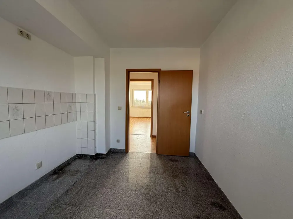 Geräumige 3-Zimmer Wohnung inkl. neuer EBK - 10 min bis Rostock