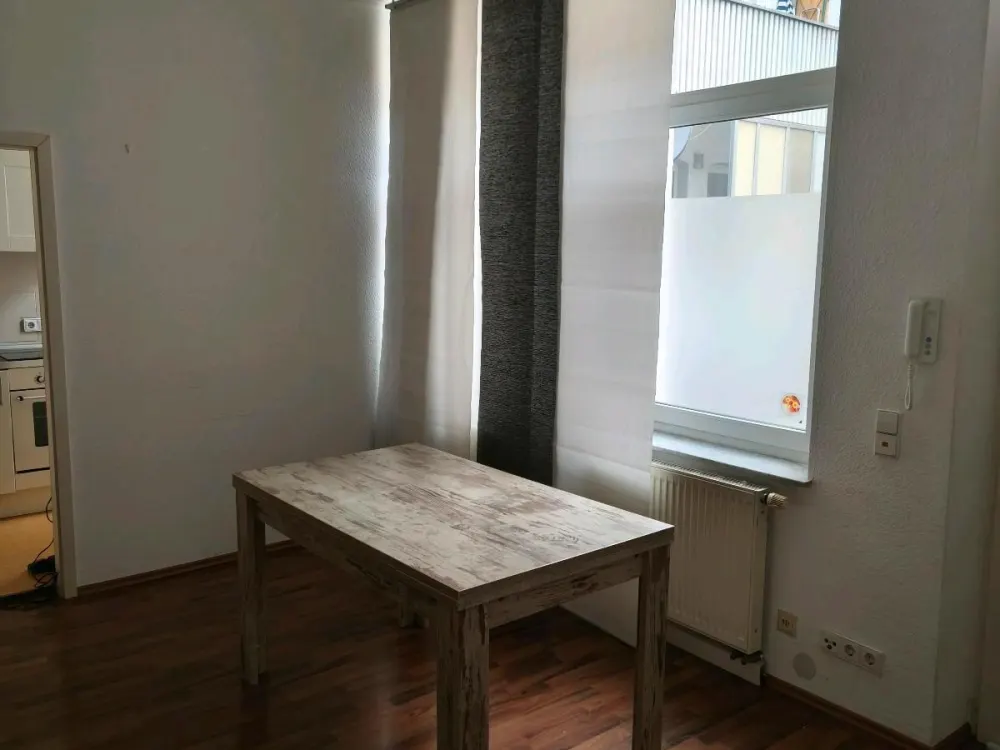 Charmante 2-Zimmer Wohnung mit Balkon im Herzen von Stuttgart