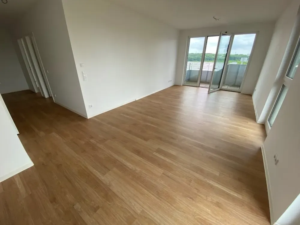 Schöne Neubauwohnung mit Balkon im Zweitbezug in Lichtenberg (nahe IKEA) neu zu vermieten