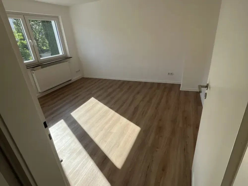 1.Zi.Wohnung Stuttgart Rot: Bitte Beschreibung lesen
