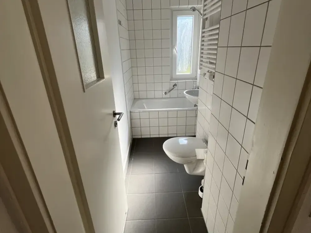 1.Zi.Wohnung Stuttgart Rot: Bitte Beschreibung lesen