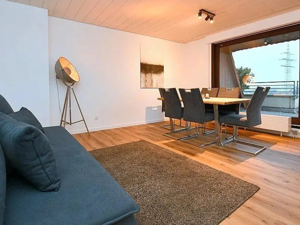 Modern möblierte Wohnung mit Dachterrasse in Sindelfingen
