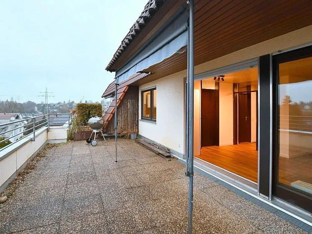 Modern möblierte Wohnung mit Dachterrasse in Sindelfingen