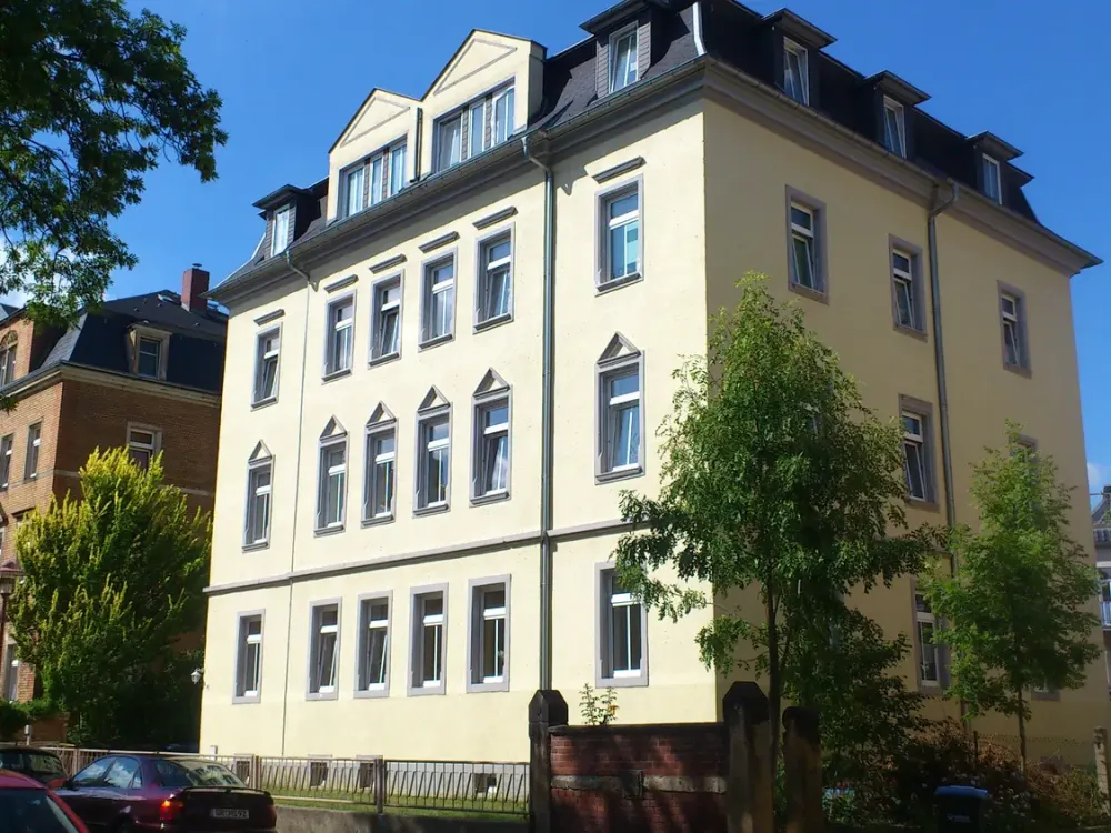 Attractive 2-room apartment in a quiet green location of Leutewitzer Park!