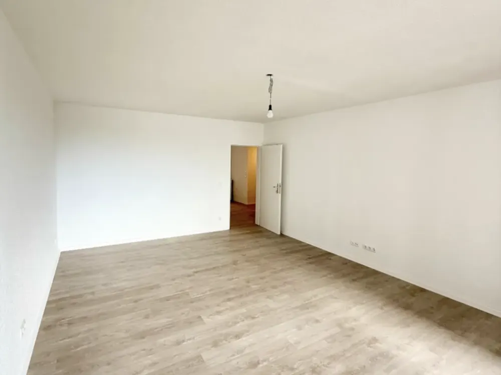Modernes, frisch saniertes WG-Zimmer, 15 m2, in Pinneberg/Thesdorf, 2 Min zur S-Bahn, Nähe Hamburg