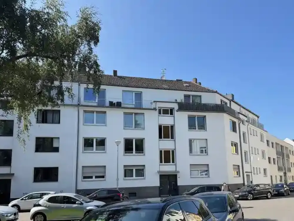 Appartement in ruhiger Lage - 1 Z. D. Bad mit Dusche & Balkon, Keller sowie Küchenzeile in Krefeld