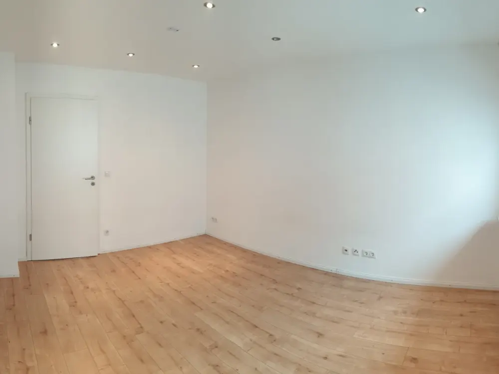 Sehr geräumige 3 Zimmer-Wohnung * EBK + Balkon * Büchelberg
