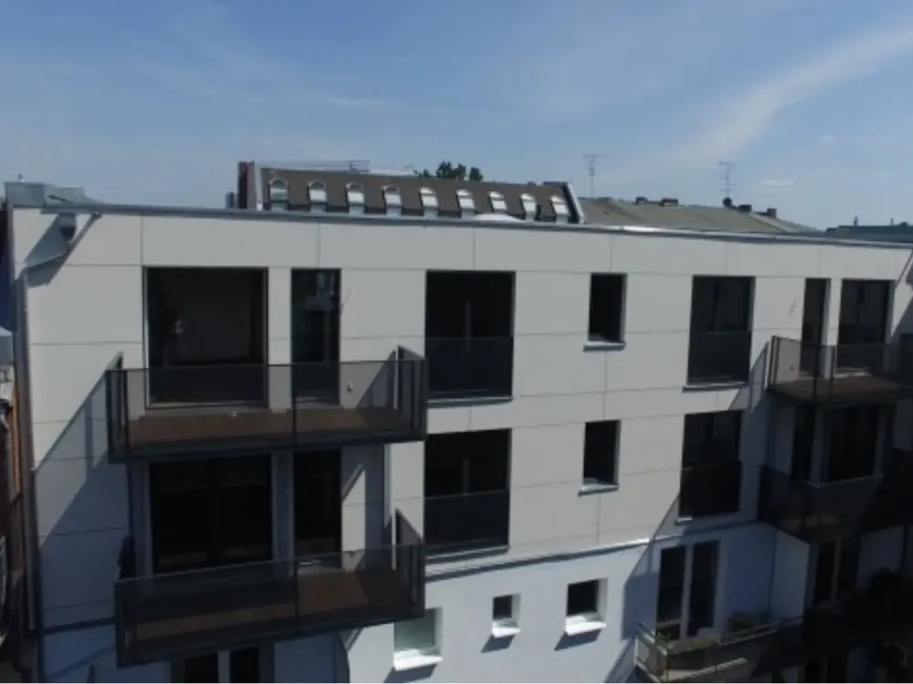 schöne 2 Zimmer Wohnung Dachgeschoß, Balkon, ruhige Lage nahe der Spree