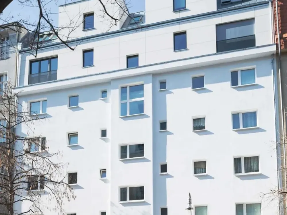 schöne 2 Zimmer Wohnung Dachgeschoß, Balkon, ruhige Lage nahe der Spree