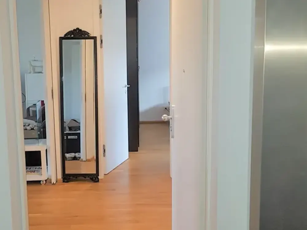 schöne 2 Zimmer Wohnung Dachgeschoß, Balkon, ruhige Lage nahe der Spree