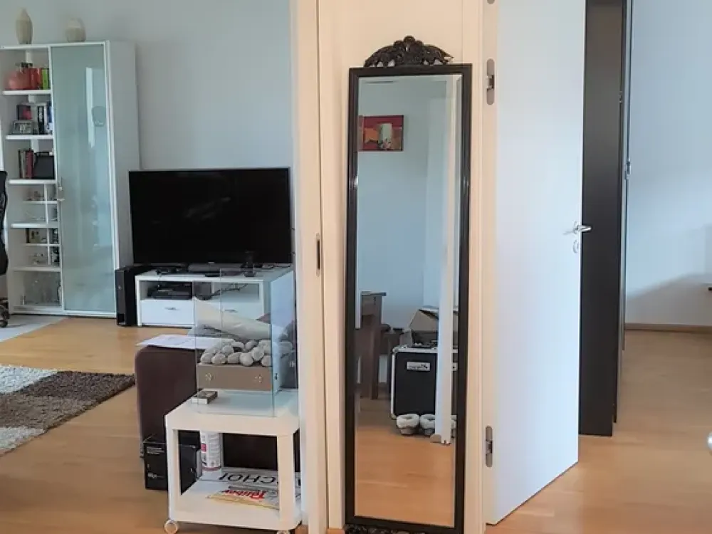 schöne 2 Zimmer Wohnung Dachgeschoß, Balkon, ruhige Lage nahe der Spree