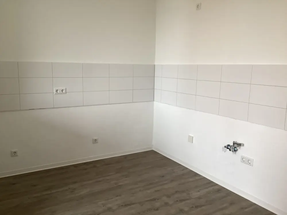 Available soon. Renovated 3.5 rooms with large balcony on the 2nd floor