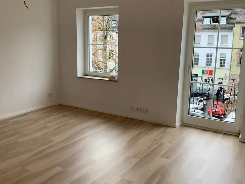 Renovierte 3 Zi. Wohnung, hell+modern, Tageslichtbad, sehr schön, ruhig, gemütlich