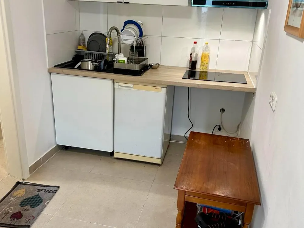 Ein Zimmer Wohnung 850€ all inkl. Stellplatz Gartenmitbenutzung