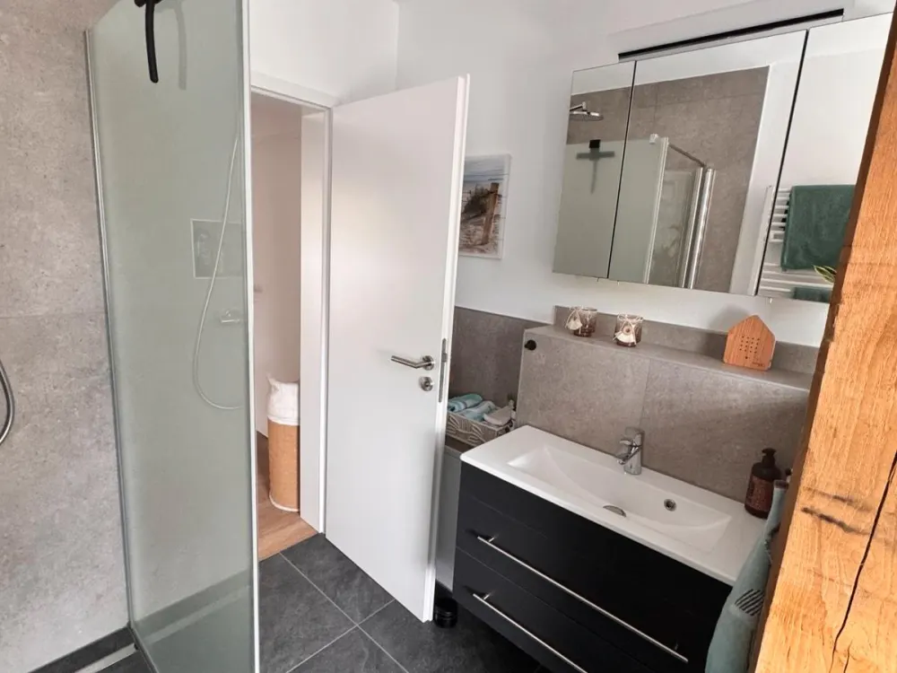 Wohnung Erdgeschoss, 1.OG und Dachgeschoss zu vermieten