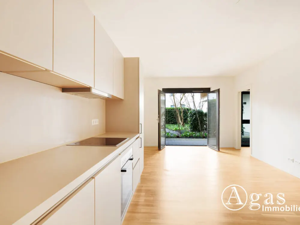 Toll geschnittene 2 Zimmer Erdgeschoss Wohnung mit ca. 52m², EBK und eigener Terrasse in Berlin-Mitte!