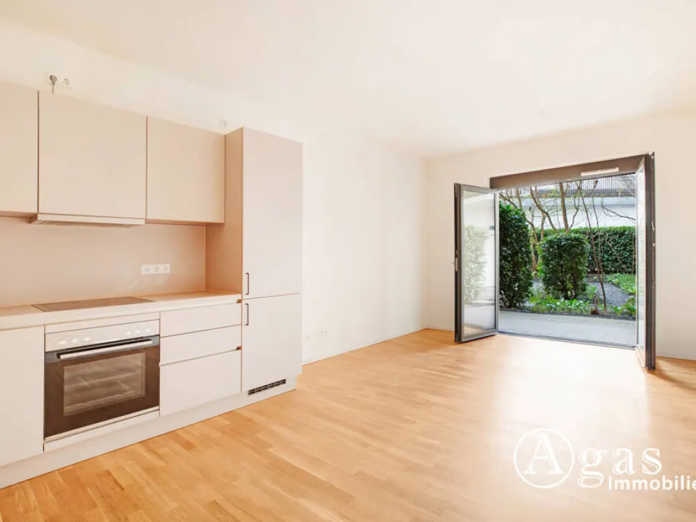 Toll geschnittene 2 Zimmer Erdgeschoss Wohnung mit ca. 52m², EBK und eigener Terrasse in Berlin-Mitte!