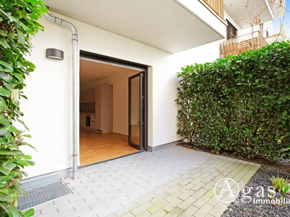 Toll geschnittene 2 Zimmer Erdgeschoss Wohnung mit ca. 52m², EBK und eigener Terrasse in Berlin-Mitte!