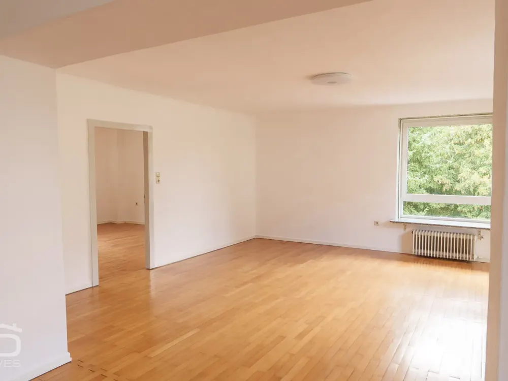 Charmante & helle 2,5 ZKB Wohn mit Tageslichtbad, Balkon & Garten
