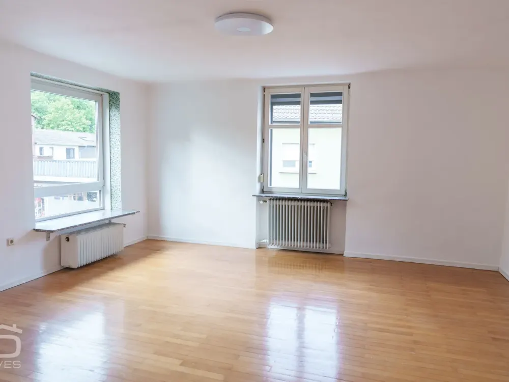 Charmante & helle 2,5 ZKB Wohn mit Tageslichtbad, Balkon & Garten