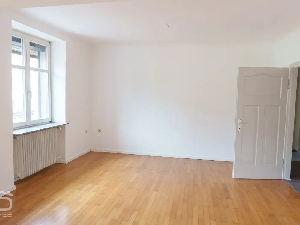 Charmante & helle 2,5 ZKB Wohn mit Tageslichtbad, Balkon & Garten