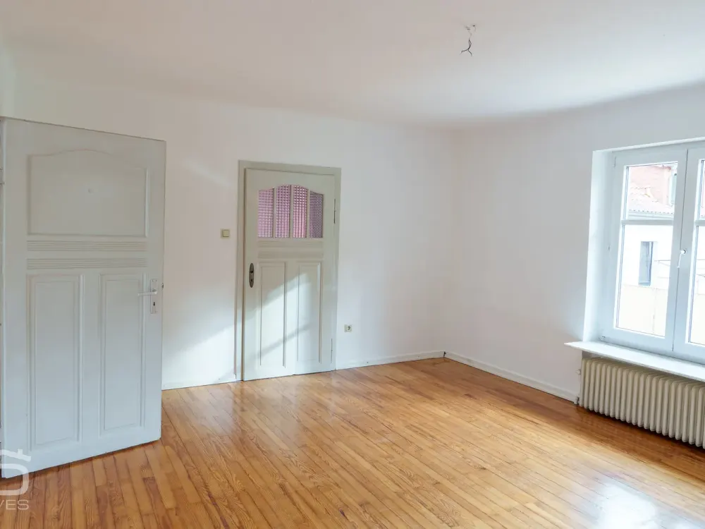 Charmante & helle 2,5 ZKB Wohn mit Tageslichtbad, Balkon & Garten