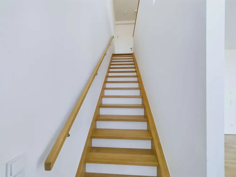 Spacious 2-Room Apartment Near Semperoper, Ideal for Singles + Couples | MaryAnn