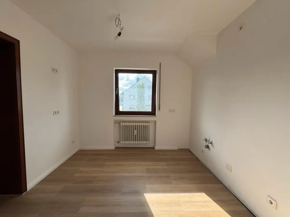 3,5-Zimmer-Wohnung in Niederdorfelden- Erstbezug nach Sanierung
