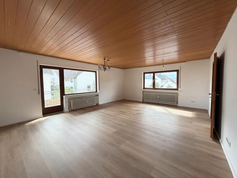 3,5-Zimmer-Wohnung in Niederdorfelden- Erstbezug nach Sanierung