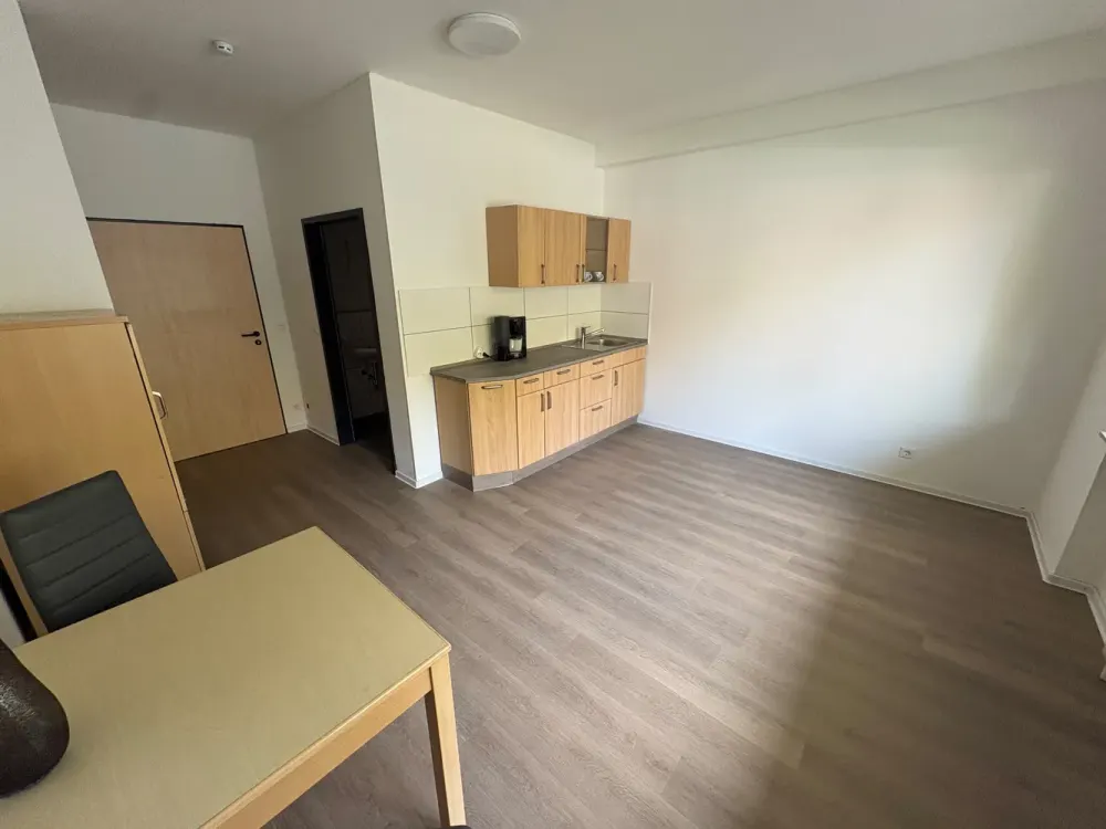 1 Zimmer single-Appartement barrierefrei mit EBK, möbliert. Grünwinkel Citynah