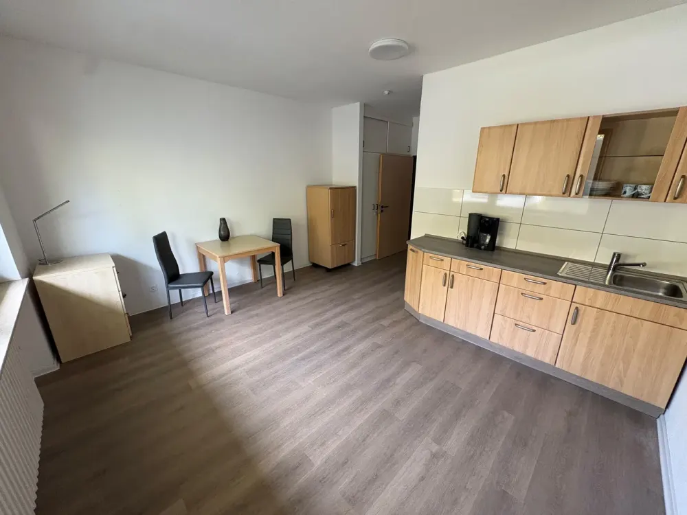 1 Zimmer single-Appartement barrierefrei mit EBK, möbliert. Grünwinkel Citynah