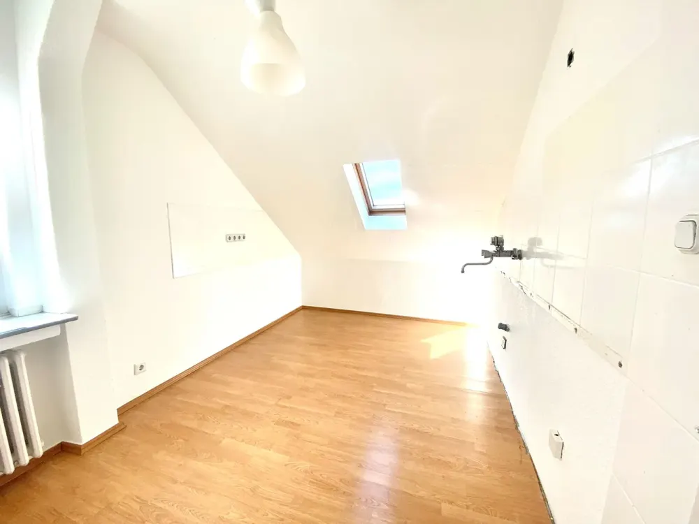 🌿 Gemütliche Dachgeschosswohnung mit Charme, Nur für Studenten!! ✨