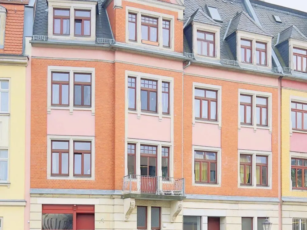 frei ab 01.11.2026: schicke 2-Raum-Wohnung im Dachgeschoss