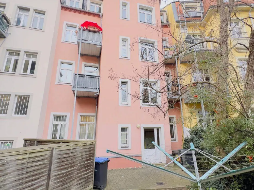 frei ab 01.11.2026: schicke 2-Raum-Wohnung im Dachgeschoss