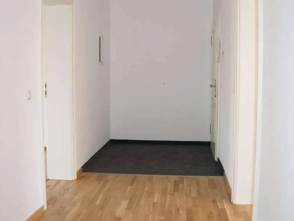 frei ab 01.11.2026: schicke 2-Raum-Wohnung im Dachgeschoss