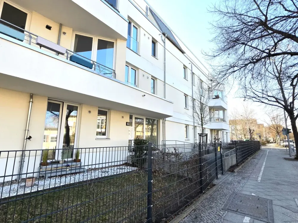 Exklusives, voll möbliertes Neubau - Apartment mit Dachterrasse und Sauna