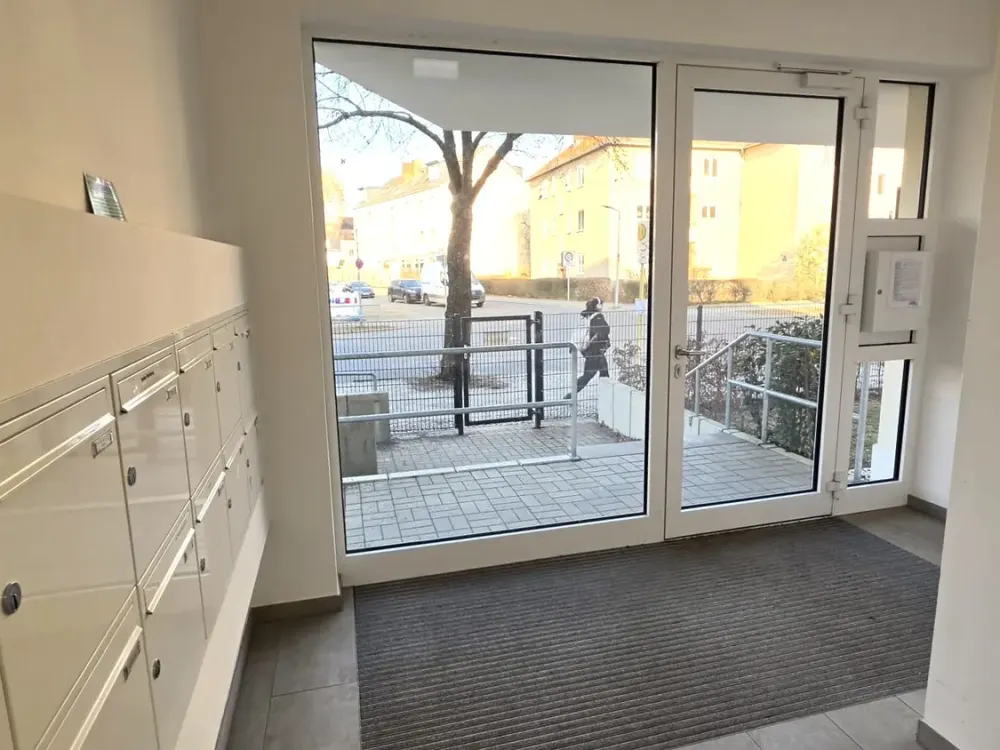Exklusives, voll möbliertes Neubau - Apartment mit Dachterrasse und Sauna