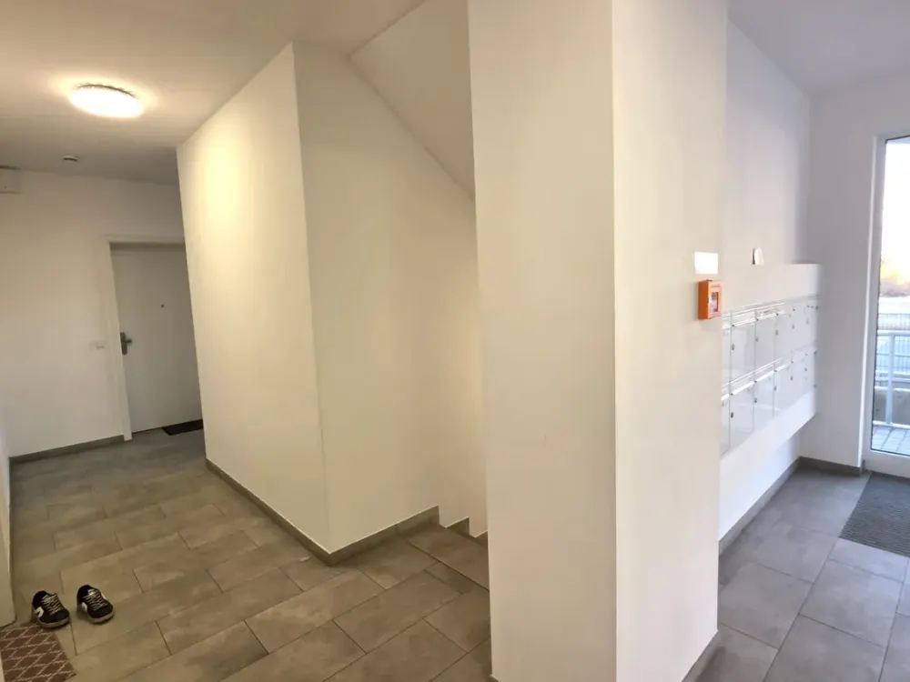 Exklusives, voll möbliertes Neubau - Apartment mit Dachterrasse und Sauna