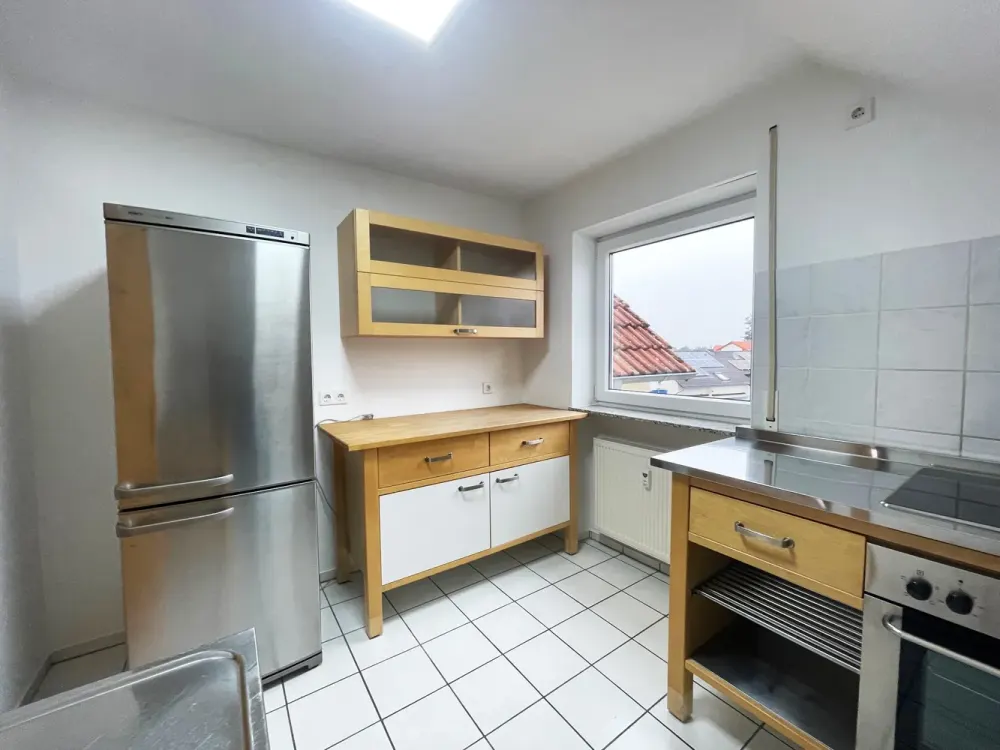 3 Zimmer. Ruhige Lage, Westbalkon, sehr gepflegt und schön renoviert
