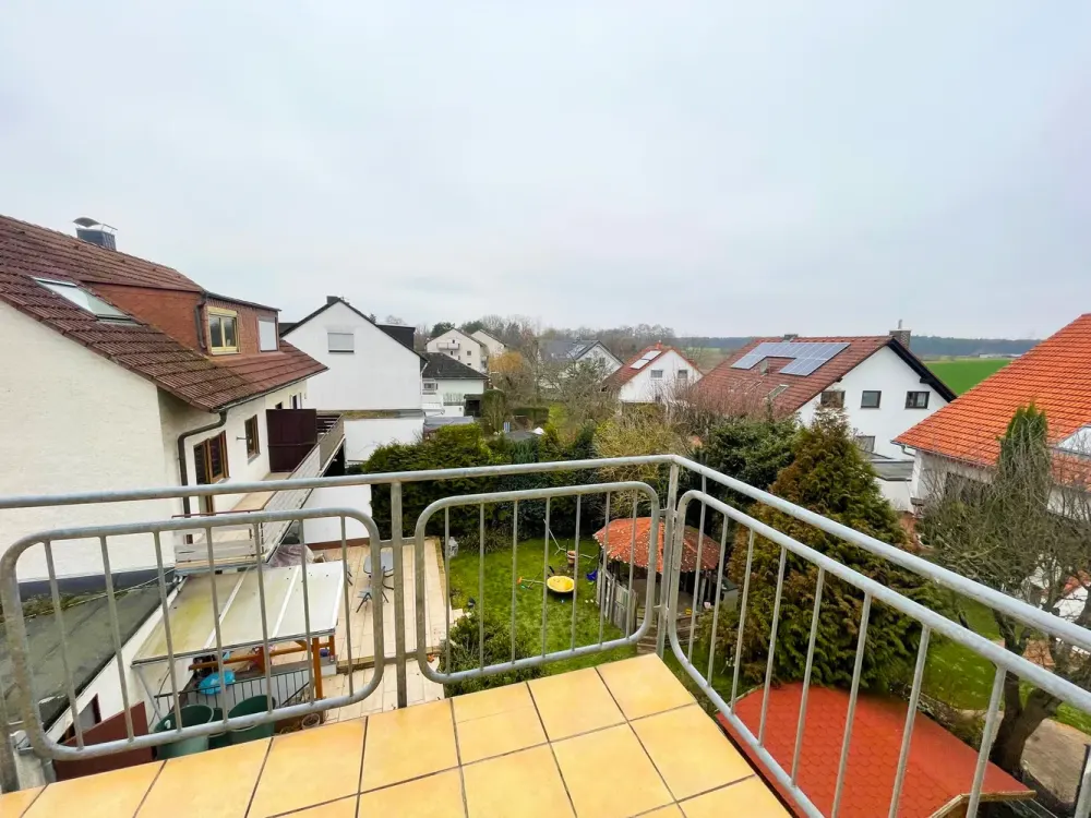 3 Zimmer. Ruhige Lage, Westbalkon, sehr gepflegt und schön renoviert