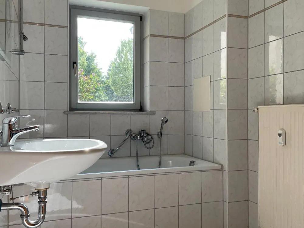 Wohnen im Grünen + 2-Raum Wohnung mit Ankleide + sep. WC!