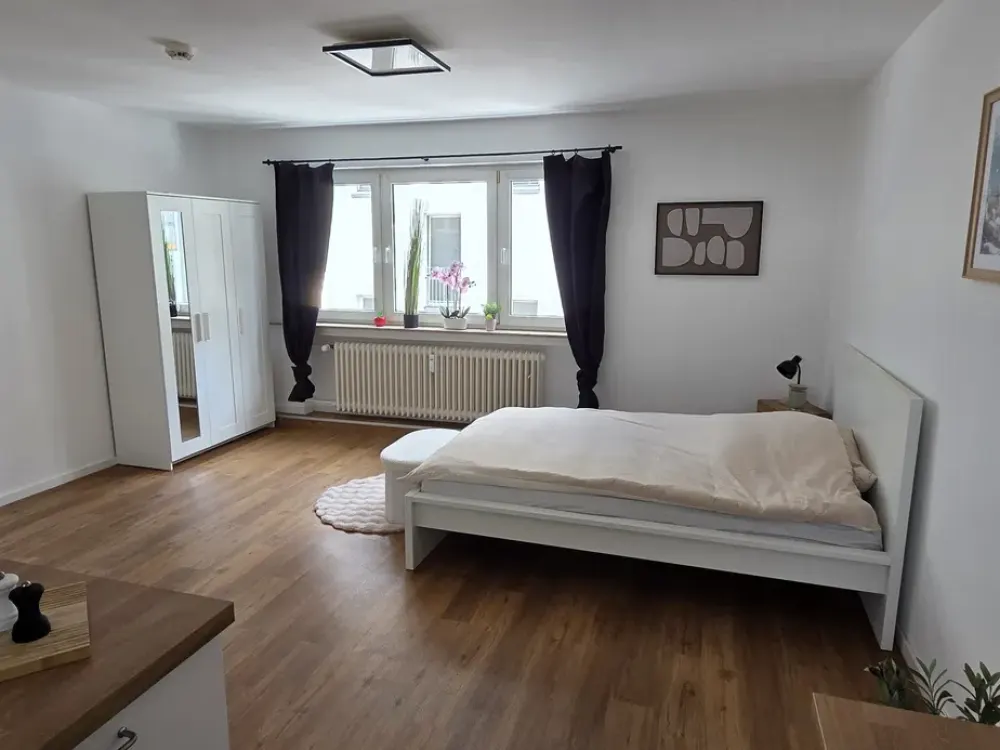 Modernes, frisch saniertes 1,5-Zimmer-Apartment mit neuer Einbauküche in Köln-Ehrenfeld