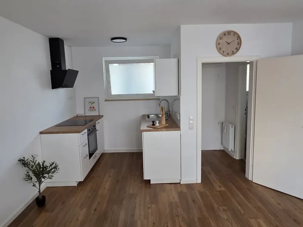 Modernes, frisch saniertes 1,5-Zimmer-Apartment mit neuer Einbauküche in Köln-Ehrenfeld