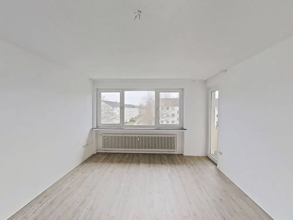 **Große 4-Zimmer-Wohnung mit BALKON und viel Platz für jedes Familienmitglied**