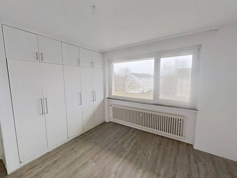 **Große 4-Zimmer-Wohnung mit BALKON und viel Platz für jedes Familienmitglied**