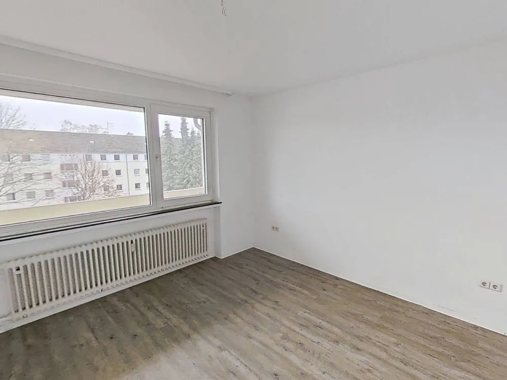 **Große 4-Zimmer-Wohnung mit BALKON und viel Platz für jedes Familienmitglied**
