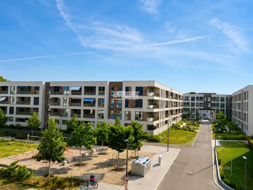 شركة antaris Immobilien GmbH شقة مشرقة من 4 غرف مع شرفة وحمامين