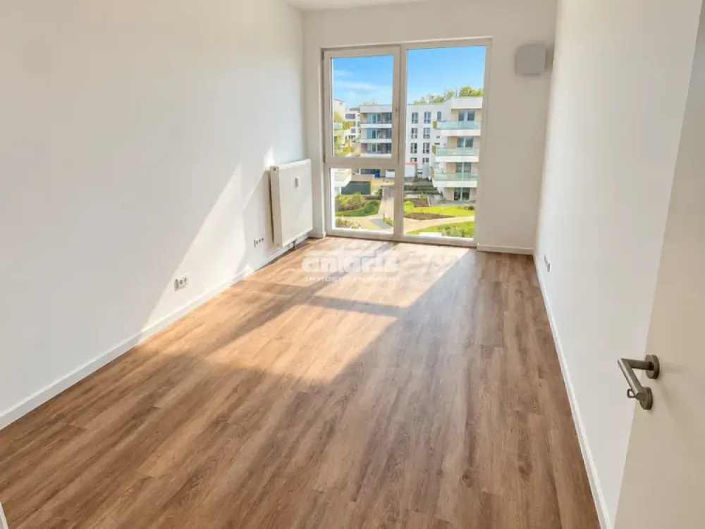 شركة antaris Immobilien GmbH شقة مشرقة من 4 غرف مع شرفة وحمامين