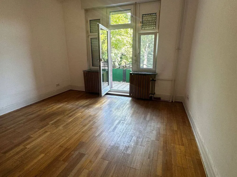 Sonniger Stilaltbau GünthersburgPark - 4 Zimmer,Balkon,Parkett,Einbauküche, GARTEN, KEIN LIFT