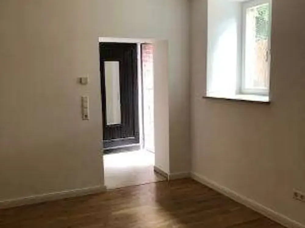 *Zentrum Süd* 2-RW im Souterrain m. Gartenanteil, Fußbodenheizung**WE01**